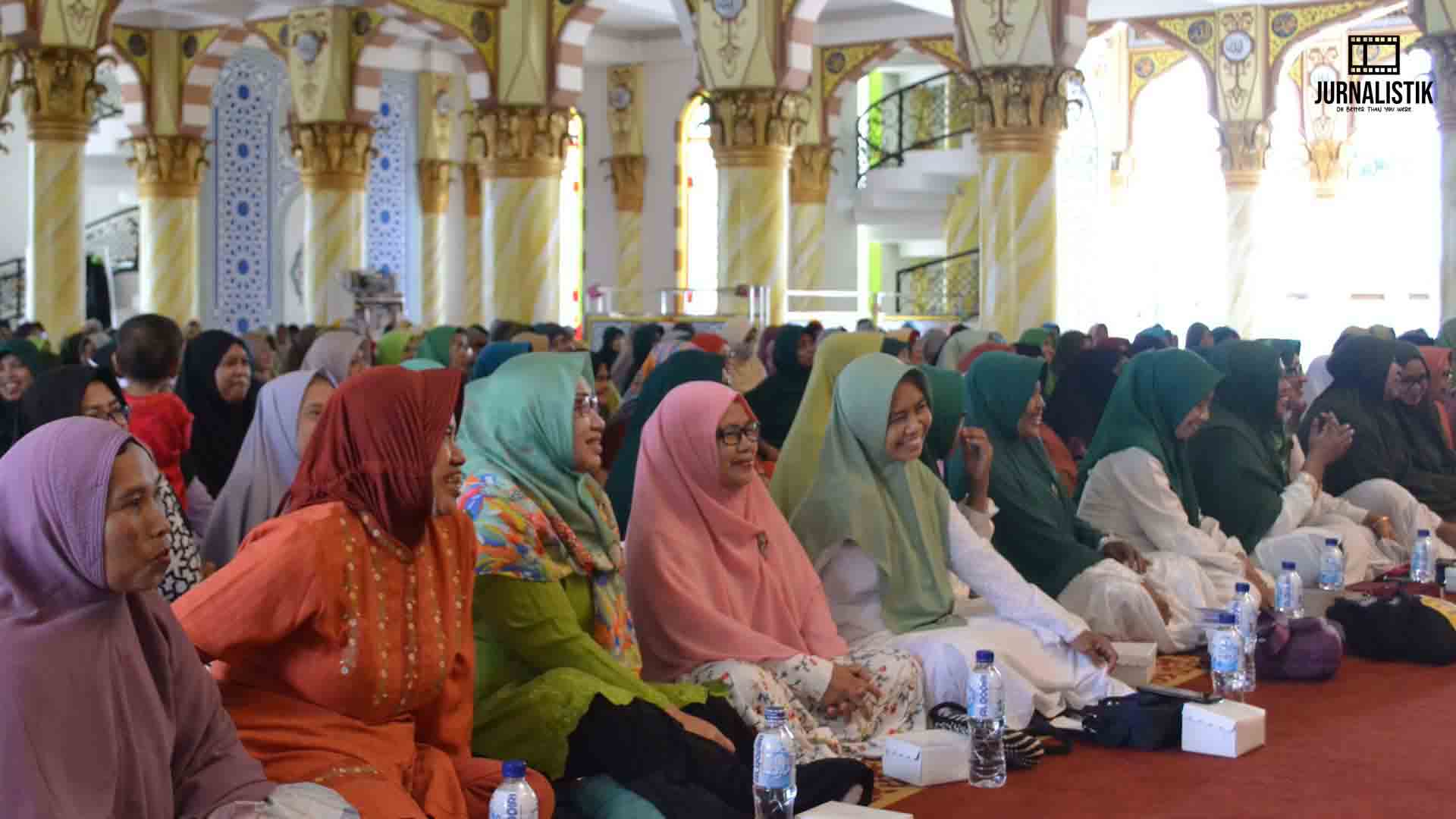 Foto Para Undangan dan Warga sekitar yang menghadiri Acara.